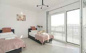 Przestronny Apartament W Poznaniu Z Trzema Sypialniami 2 Miejsca Postojowe By Noclegi Renters
